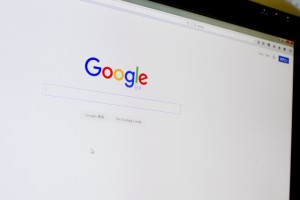 Google検索連動広告の見た目がびみょーに変化。オーガニック検索との区別が難しくなる？